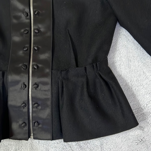 BCBG Maxazria blazer 100% wool - Picture 7 of 12